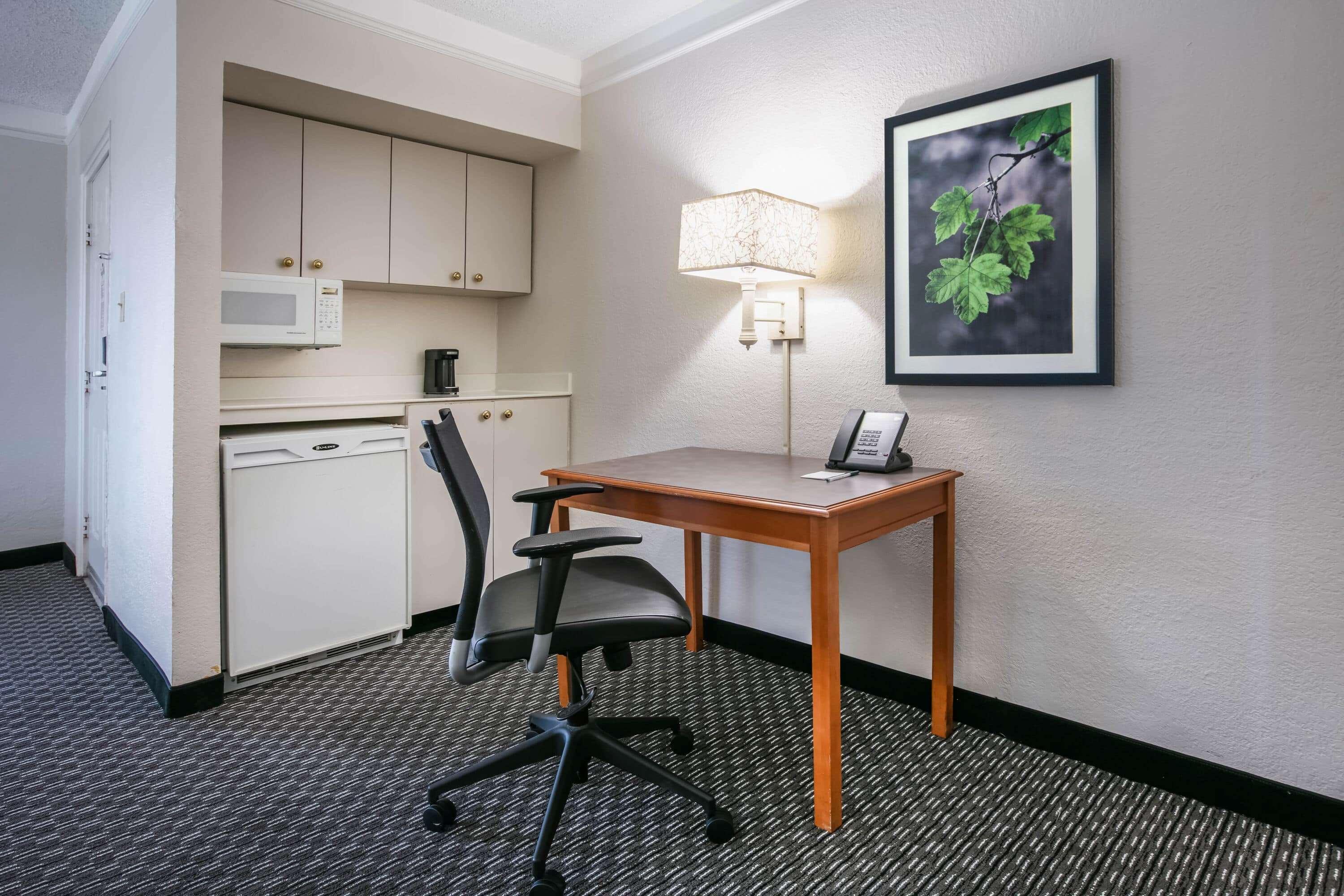 La Quinta Inn By Wyndham Dallas Uptown Exterior photo